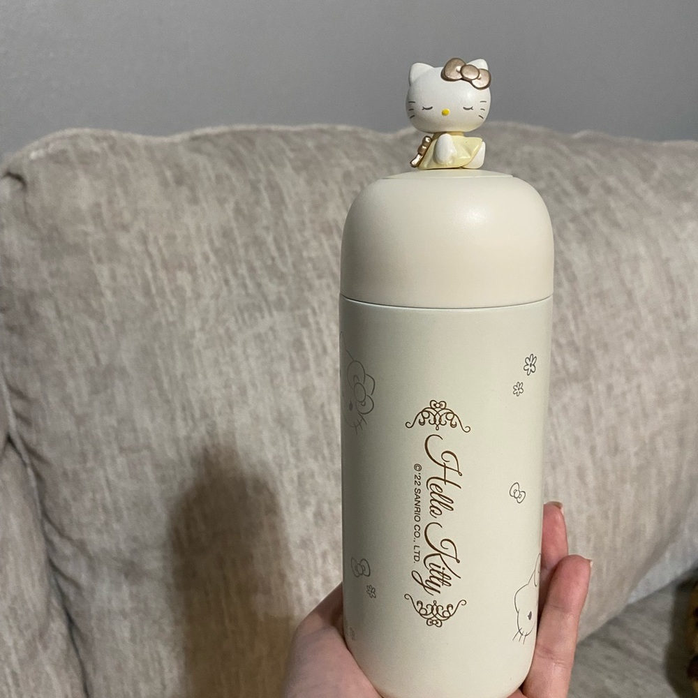 Hello Kitty Cup Bundle - image 4